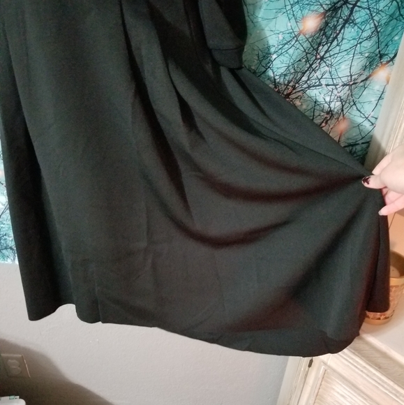 Gorgeous Black Dress - Picture 6 of 7